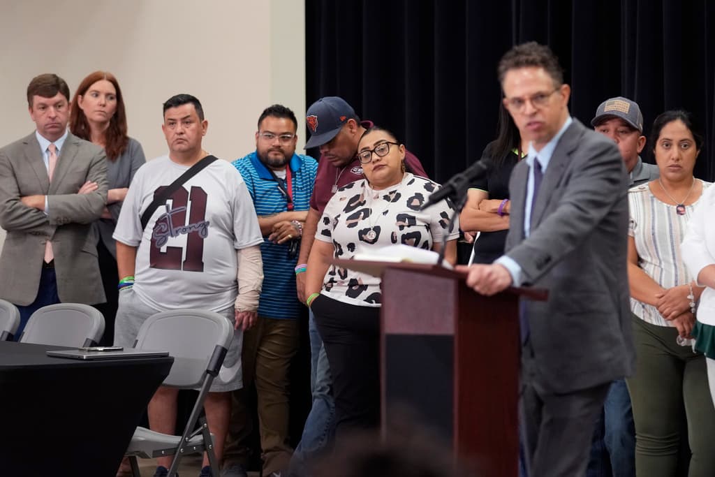 Koskoff dijo que la ciudad de Uvalde también se comprometió a ofrecer servicios de 
<b>salud mental</b> para la comunidad.