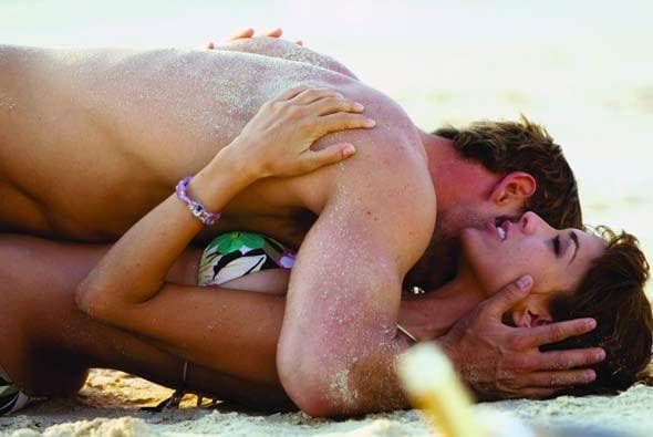 Por estos antecedentes, un proyecto que uniera a Jacqueline Bracamontes con William Levy como pareja romántica sería todo un escándalo y abriría la posibilidad de verlos, otra vez, en momentos muy candentes.