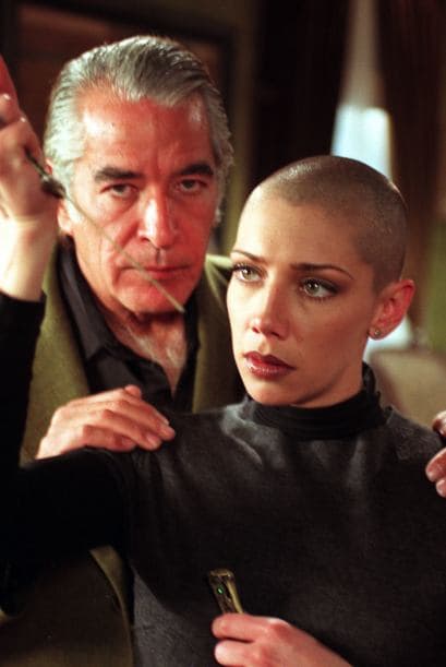 Sorprendió todavía más porque se atrevió a cortarse completamente el cabello para una impactante escena.