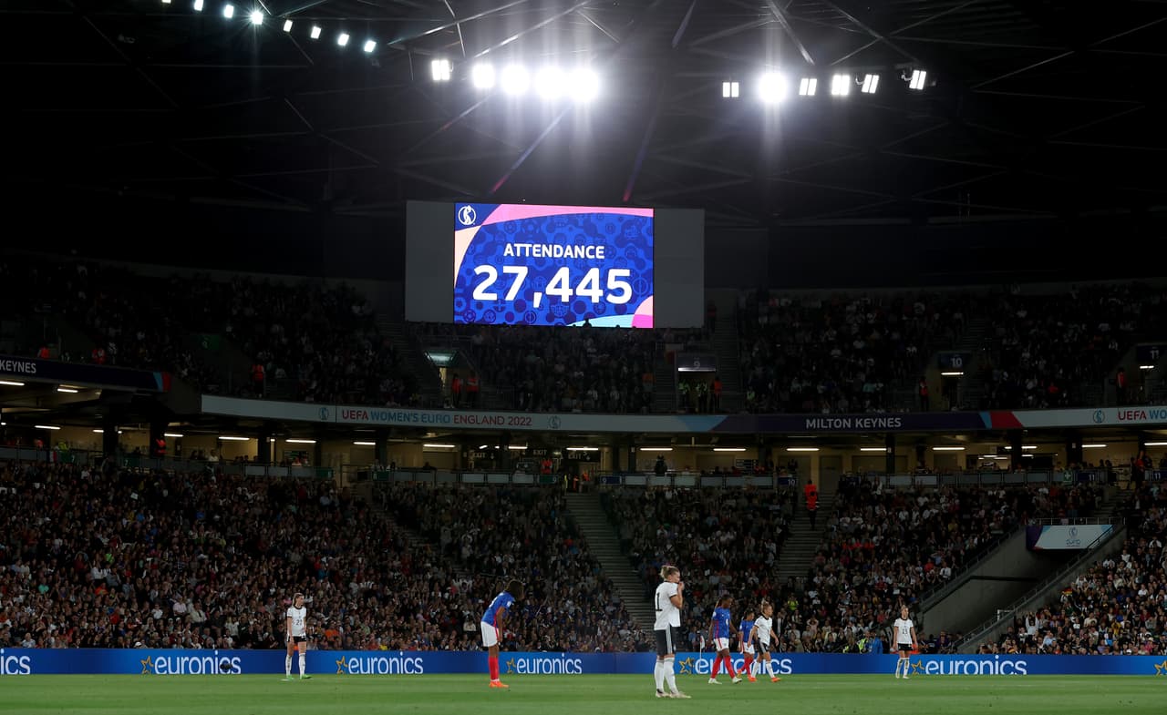 Gracias a un espectacular doblete de Alexandra Popp, Alemania venció a Francia y se metió a la Final en busca de su noveno título de la Euro Femenil. Ahora se verá las caras ante la local Inglaterra.
