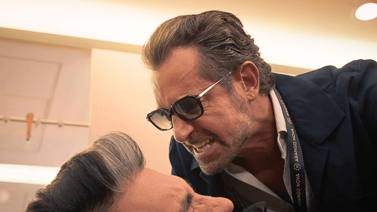 Miguel Ángel ataca a Eugenio en nombre de Miranda | Corazón De Oro | Capítulo 45