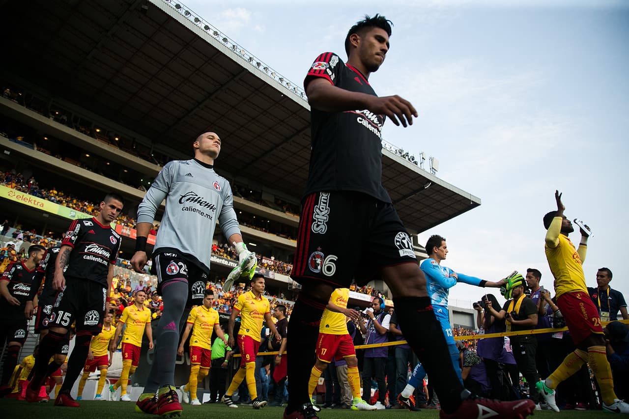 Los equipos saltan al campo en condiciones muy distintas: Xolos con la presión de ser líderes generales y Morelia con la tranquilidad del trabajo hecho.
