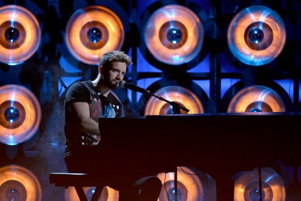 Pablo Alborán nos ofreció un momento muy romántico cuando nos cantó 'Por fin'.