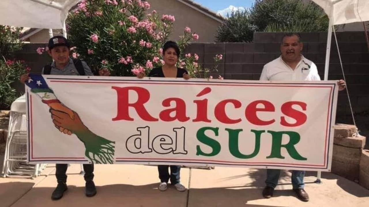 Para obtener más información sobre el apoyo para que familiares visiten a sus parientes en Estados Unidos se puede visitar la página de 
<a href="https://www.facebook.com/VolveraVeraMisPadres/posts/456065088441699/">Facebook de Raíces del Sur</a> y escribir un comentario o enviar un mensaje. También, visitar la 
<a href="https://www.xn--racesdelsur-pcb.com/">página de Raíces del Sur. </a>Además, se puede llamar al teléfono 323-694-5906.
<br>