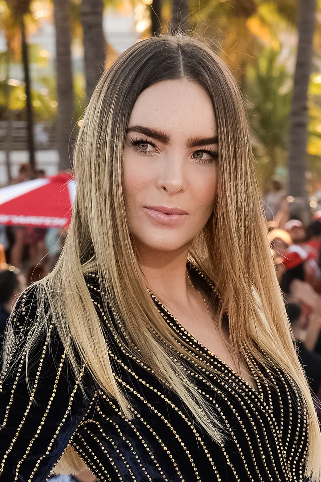 Cuando Belinda cumplió la mayoría de edad, ella decidió continuar sola y llevar por sí misma su carrera musical. Sus padres, por su parte, aceptaron la decisión de la cantante quienes dijeron estar cansados por ser criticados ante el manejo de la carrera de su hija.