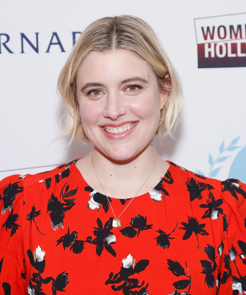 La cineasta nominada al Oscar Greta Gerwig se ha inscrito oficialmente para dirigir "Barbie".
