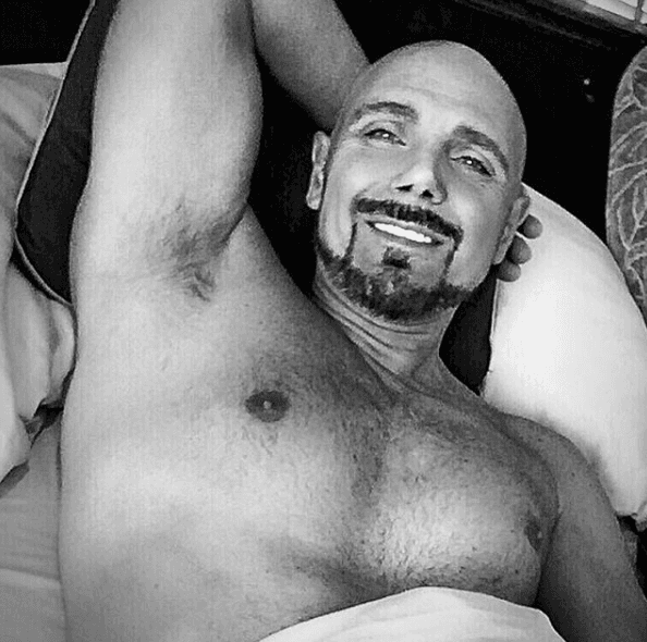 “En la intimidad sí manejo el erotismo, pero ya 
<b>ese espectáculo tuvo su momento</b>, tuvo su público y yo ya pasé a otro lugar”, mencionó el artista.