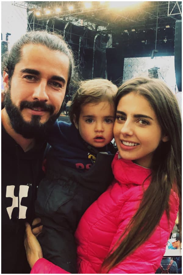 “A veces cuando estás tan enamorado permites cosas, los dos permitimos cosas y de pronto no teníamos la madurez para tener una relación tan larga”, apuntó. 
<br>