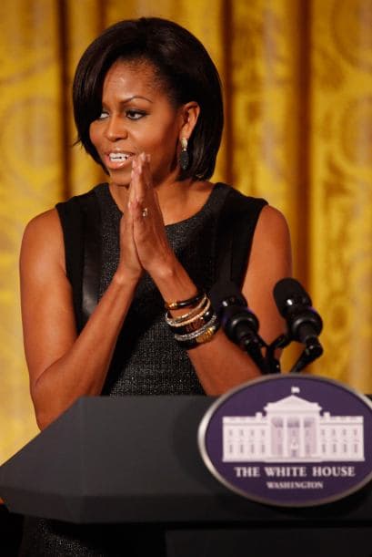También aparece la Primera Dama de EU, Michelle Obama.