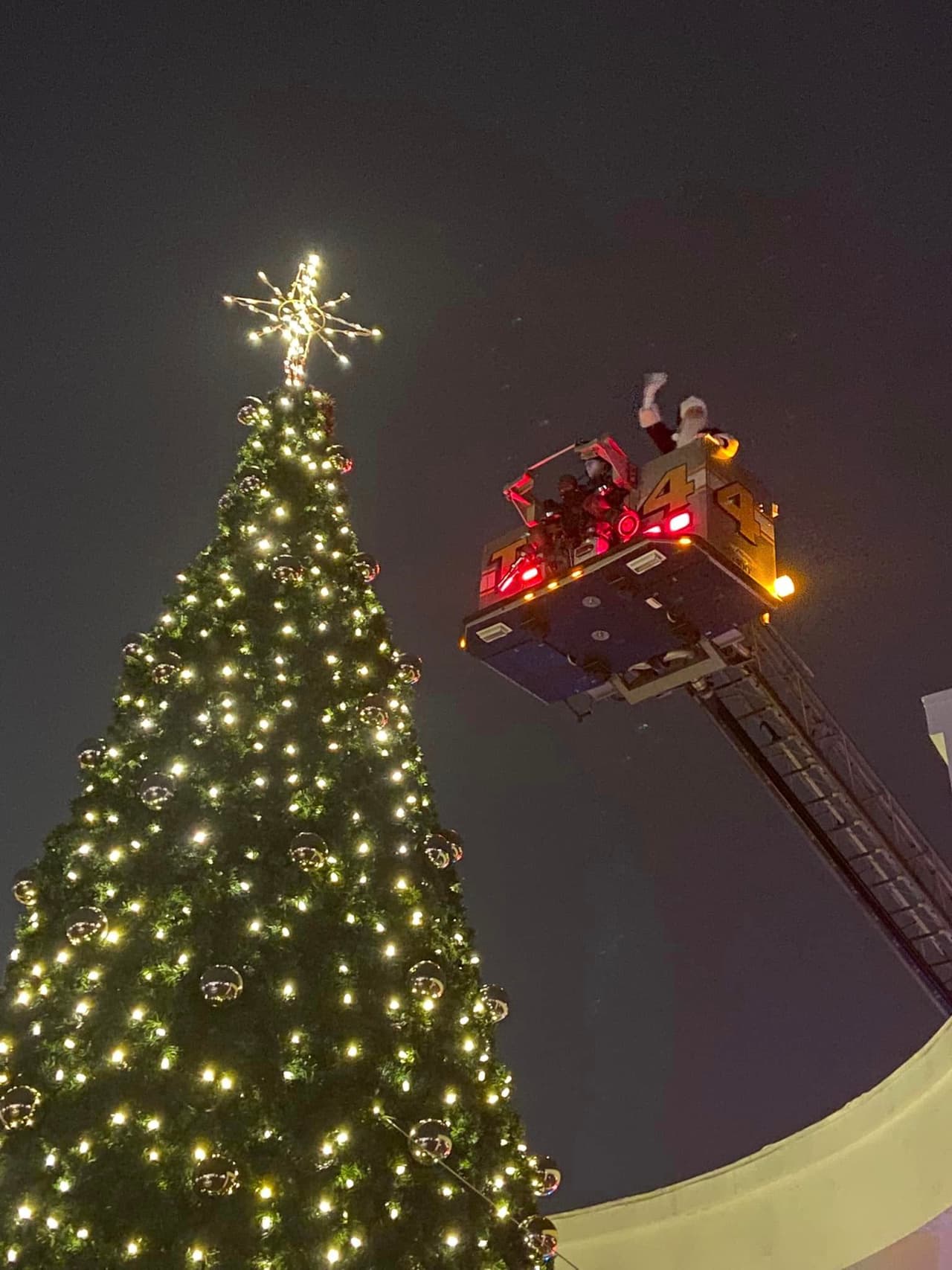 <b>Evento</b>: Coming Home for the Holidays - Smyrna
<br>
<b>Fecha</b>: 28 de noviembre
<br>
<b>Lugar</b>: Smyrna Village Green. 200 Village Green Cir. Smyrna, GA
<br>
<b>Sitio web</b>: 
<a href="https://www.smyrnaga.gov/Home/Components/Calendar/Event/23481/953">https://www.smyrnaga.gov/Home/Components/Calendar/Event/23481/953</a>
<br>
<br>Se trata de la celebración anual de la ciudad para dar la bienvenida a la temporada navideña. Se llevará a cabo la iluminación del árbol de Navidad, habrá música, mercado navideño y hasta Santa acompañará las festividades.