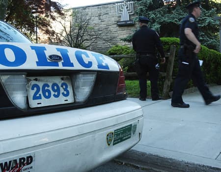 Mata a puñaladas a un pitbull en pleno Central Park tras presuntamente discutir con los dueños