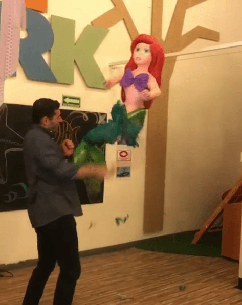 El diseño de la piñata también estaba inspirado en la princesa Ariel.