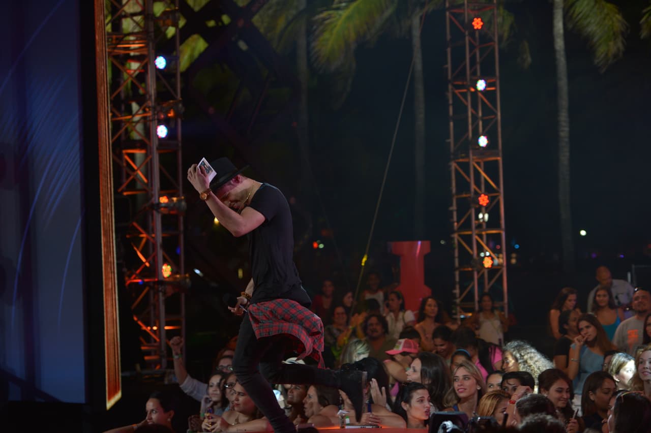 Aunque sus padres están divorciados, Garmandy los llevó con ellos. Y es que no dejaba de ver la foto de ambos.