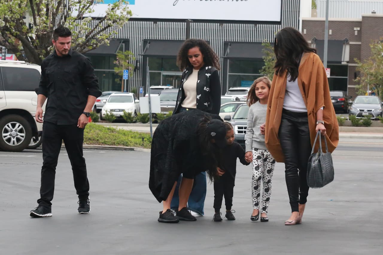 Pero en cuanto supo lo ocurrido, corrió a auxiliarla.