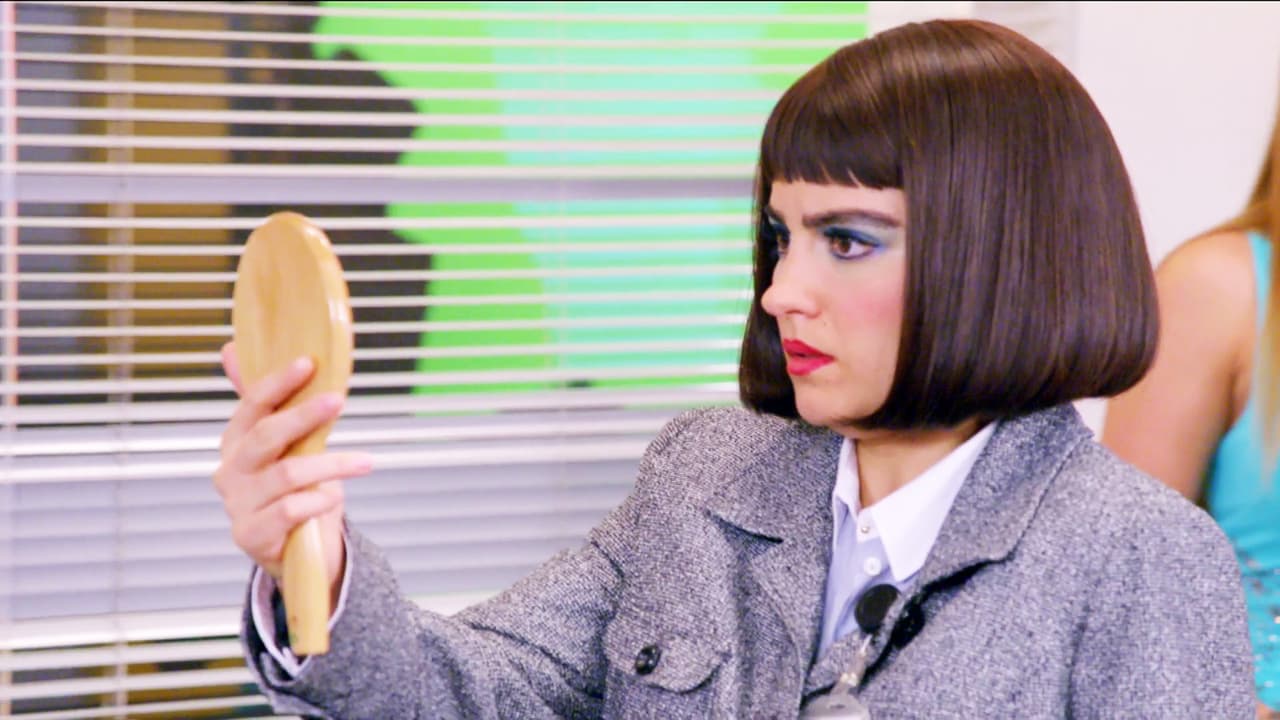 Ella te maquilló para ser la burla de toda la oficina.