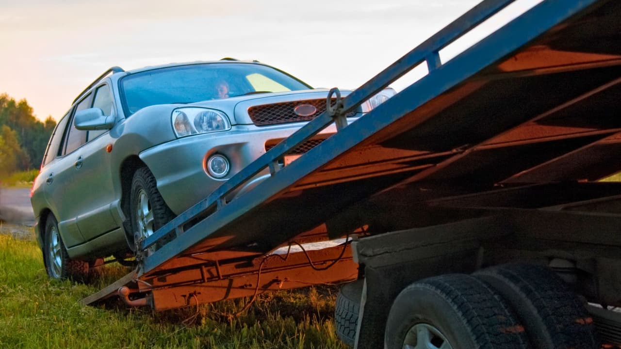 <h3 class="cms-H3-H3">¿Qué no puedes incluir?</h3>
<br>
<br>⛔ Vehículos (ni carros, ni motos, ni lanchas).
<br>⛔ Comida o bebidas.
<br>⛔ Mercancía nueva o con fines comerciales.
<br>⛔ Herramientas industriales o maquinaria pesada.
<br>⛔ Artículos en grandes cantidades que parezcan para venta.
<br>
<br>Tu menaje 
<b>debe reflejar lo que una persona o familia común usaría al regresar a casa</b>. Nada que parezca carga para negocio.