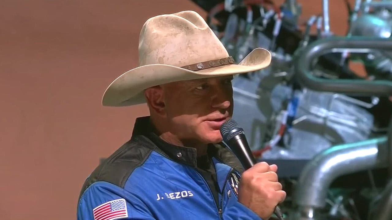 Jeff Bezos es criticado por su discurso y palabras de agradecimiento a sus empleados tras haber viajado al espacio