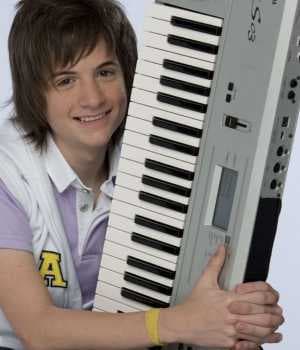 'Roger' era el tímido de la escuela, este tierno personaje lo interpretó
<b> Jesús Zavala</b>.