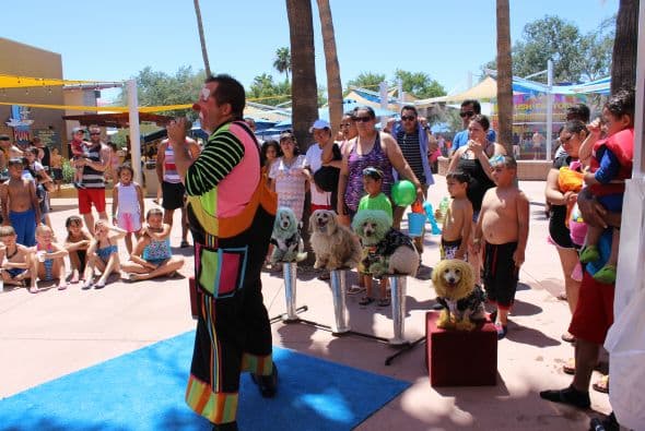 Una tremenda "Fiesta de Verano" disfrutaron cientos de personas en "Wet 'n' Wild, donde estuvieron presentes los talentos de nuestras emisoras de Uforia. 