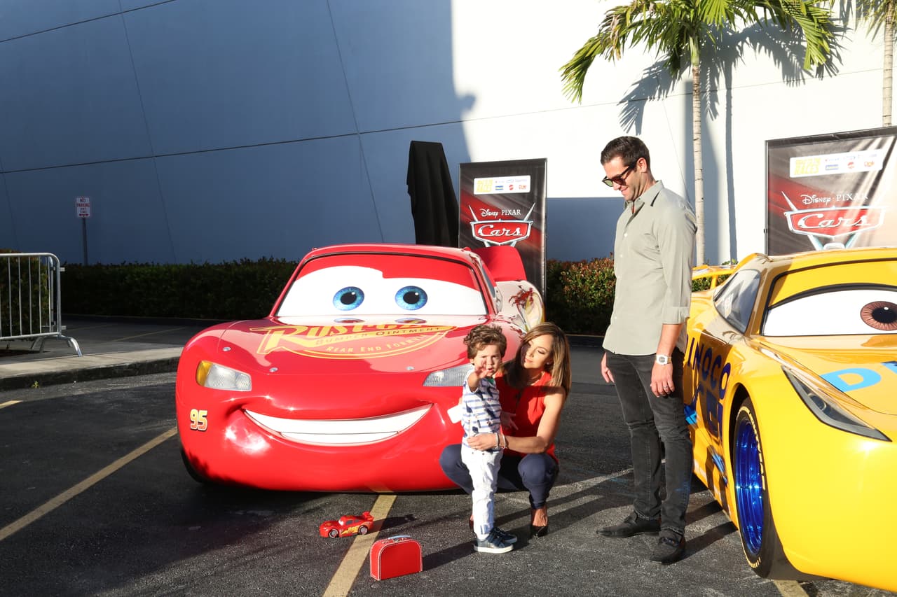 Bruce llegó acompañado de su papá y no podría creer lo que estaba viendo.
