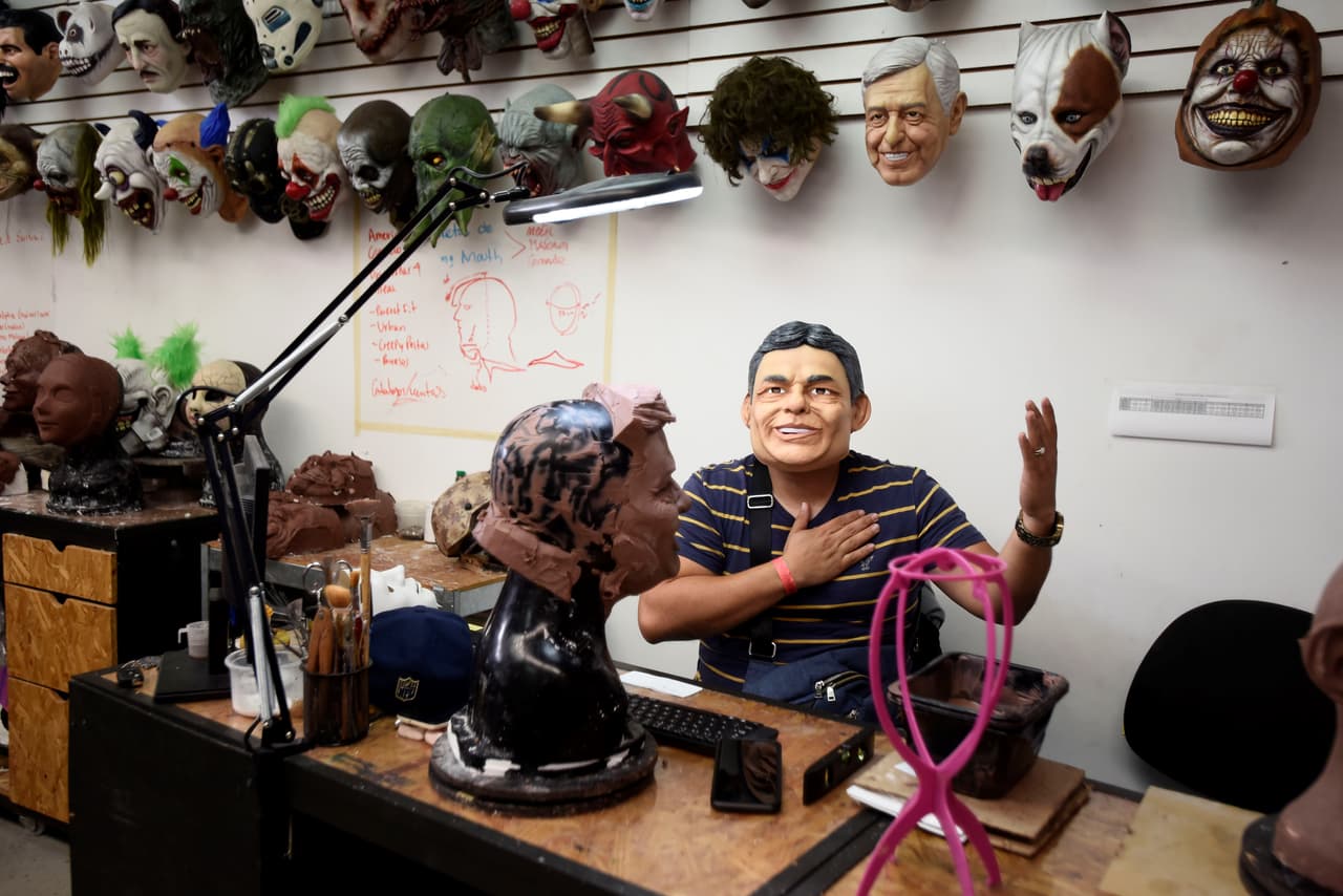 El diseñador tomó como inspiración una imagen de cuando José José tenía 50 años.