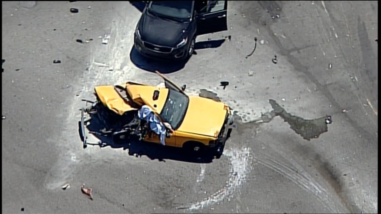 La policía investiga qué pudo ocasionar el accidente que dejó, al menos, 10 personas heridas este viernes.