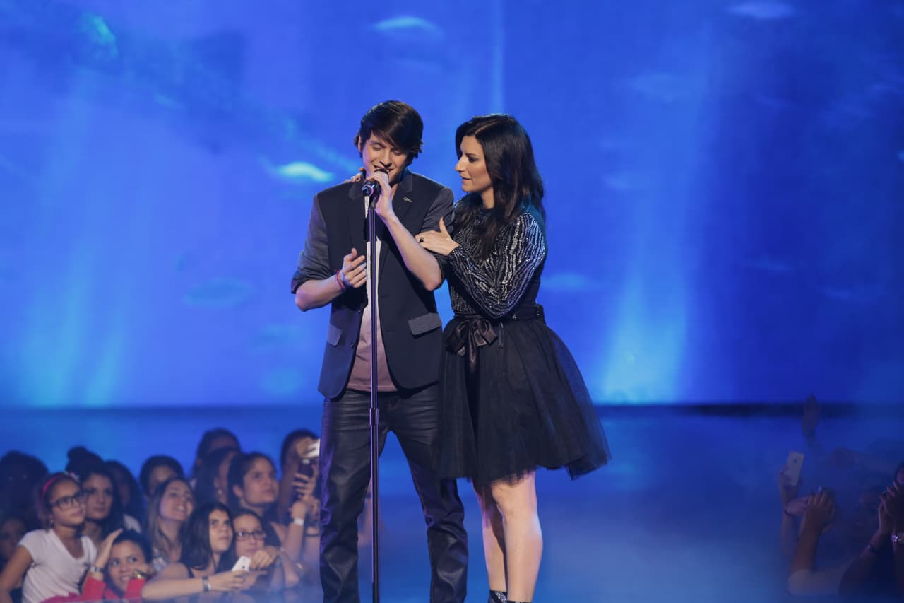 Una noche donde se le hizo honor al Latin GRAMMY, hubo sorpresas y la eliminación de un chico más. Esta noche le dijimos adiós a Sebastián y los jueces, además de no tener paciencia, fueron difíciles de complacer.