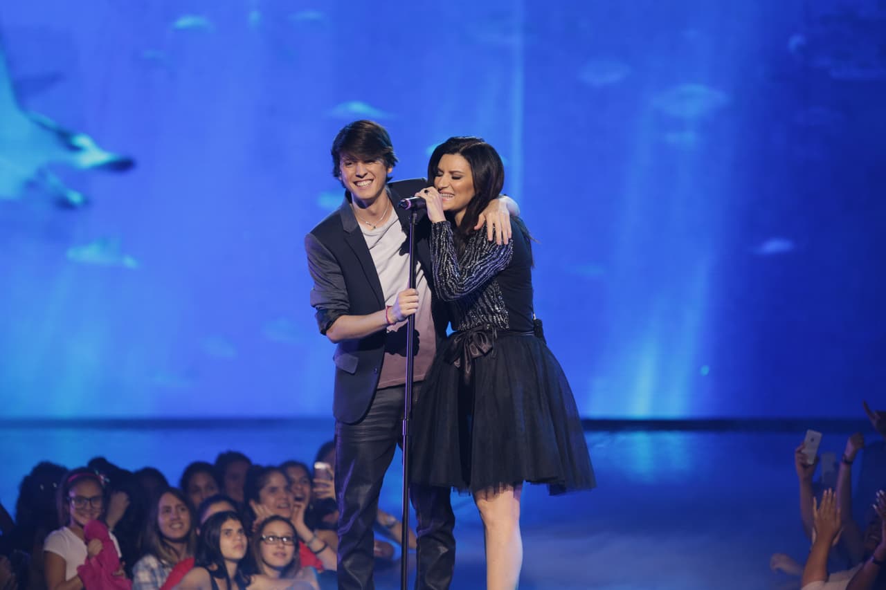 Una noche donde se le hizo honor al Latin GRAMMY, hubo sorpresas y la eliminación de un chico más. Esta noche le dijimos adiós a Sebastián y los jueces, además de no tener paciencia, fueron difíciles de complacer.