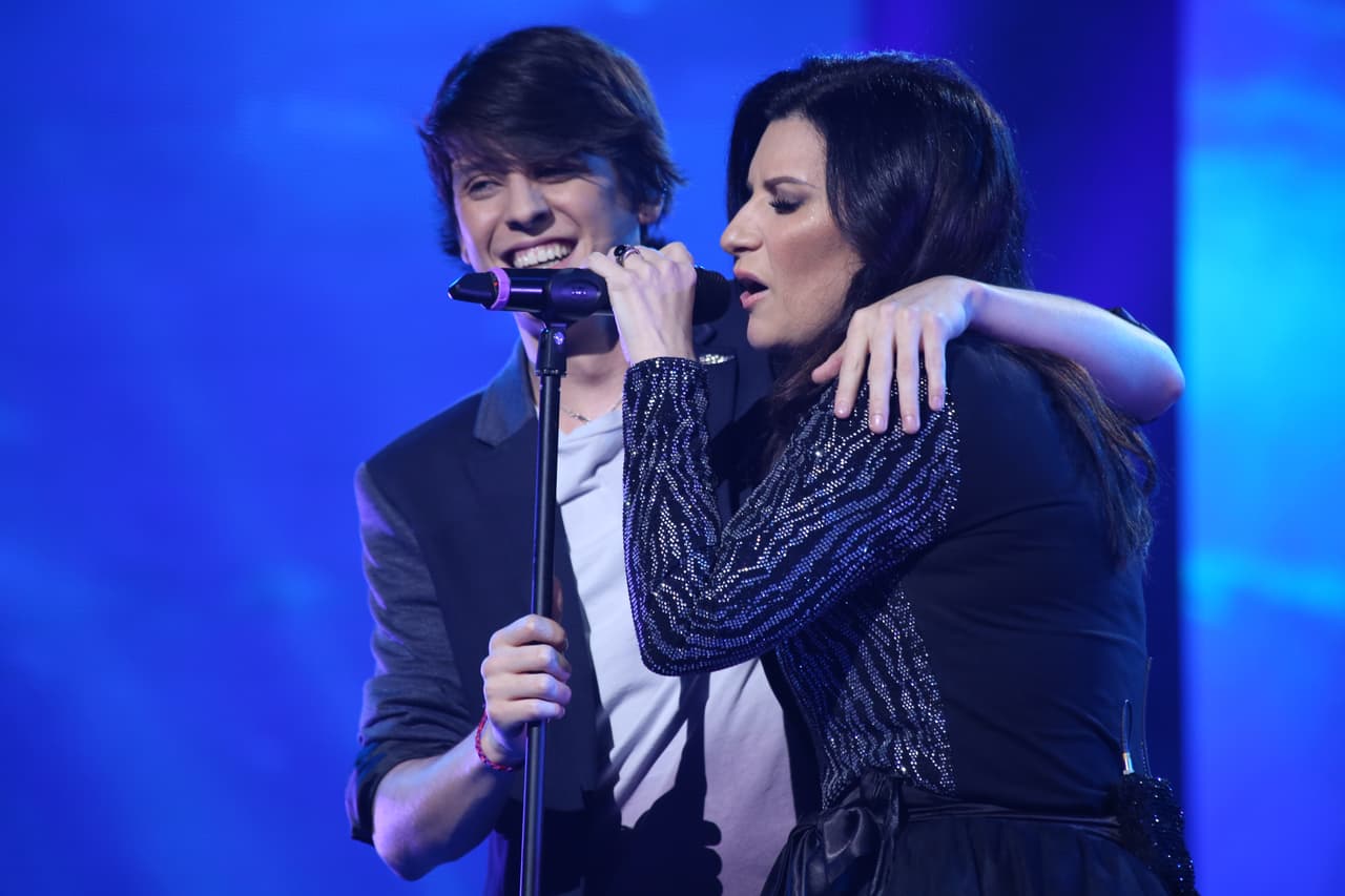 Una noche donde se le hizo honor al Latin GRAMMY, hubo sorpresas y la eliminación de un chico más. Esta noche le dijimos adiós a Sebastián y los jueces, además de no tener paciencia, fueron difíciles de complacer.