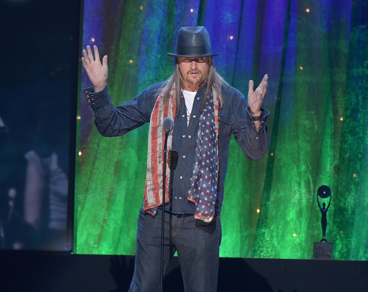 Kid Rock. El cantante sureño le dijo a la revista Rolling Stone en febrero que le gusta Donald Trump y que su campaña ha sido entretenida.