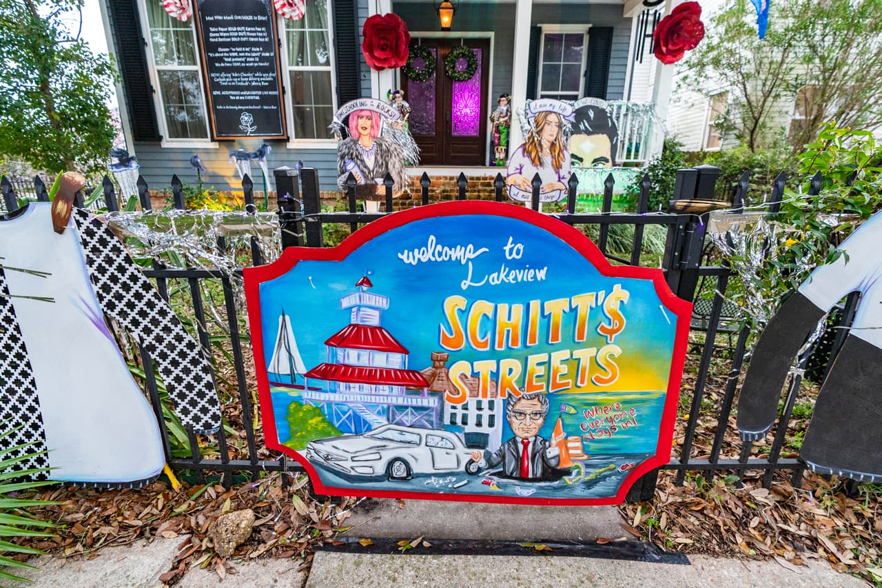 Las casas debían estar decoradas al menos dos semanas antes del del día exacto del ‘mardi gras’, el 16 de febrero. La idea es que haya suficiente tiempo y espacio para evitar aglomeraciones de personas.
<br>