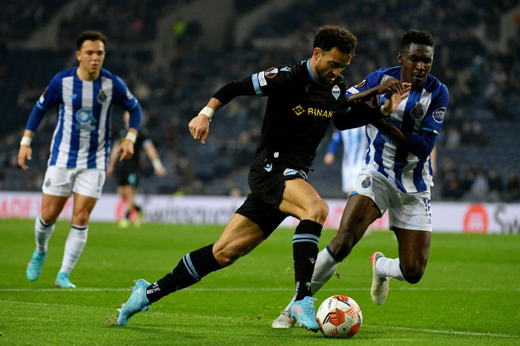 La asombrosa conexión de Joao Mario con Toni Martínez rompe a la defensa del Lille en dos ocasiones, y consiguen la remontada 2-1 sobre el conjunto francés.