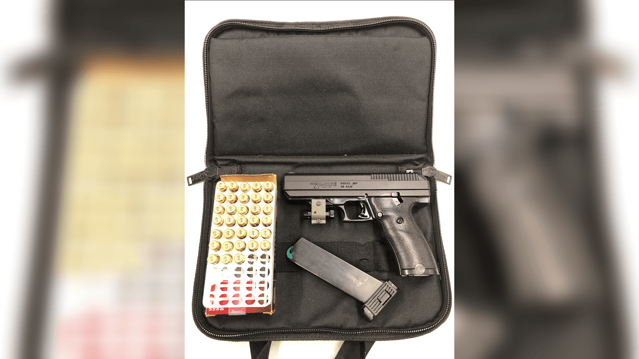 Pistola, recuperada por la policía.