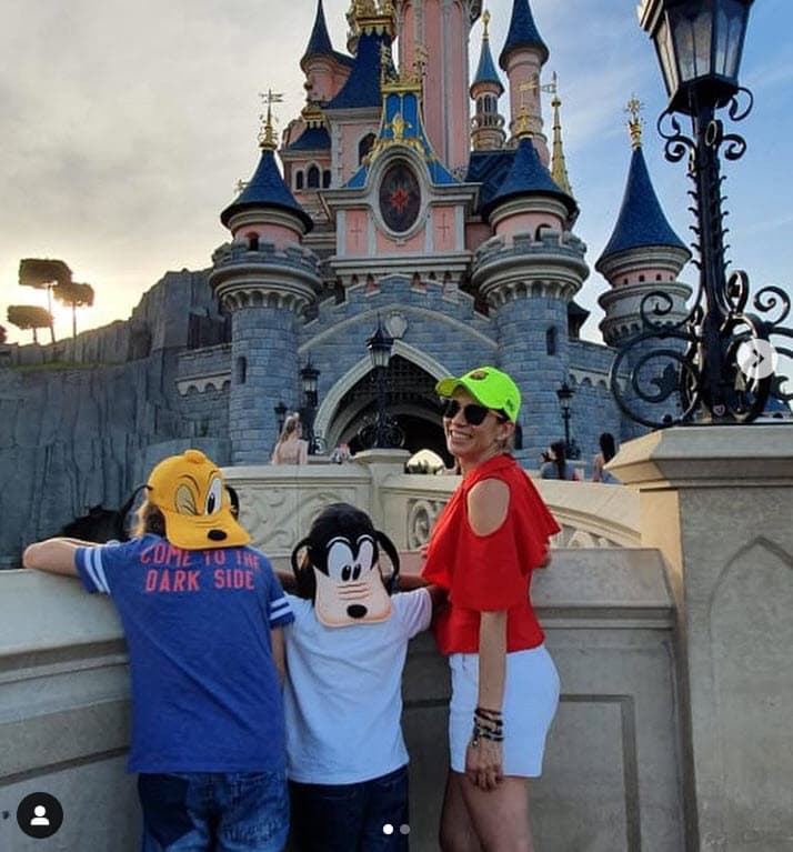 Según la periodista, Coronado "
<b>tomó esa decisión para no crear tumultos</b>, y para evitar no nada más a los medios de comunicación, sino muy lamentablemente Ingrid ha sido muy agredida a través de las redes".
<br>
<br>