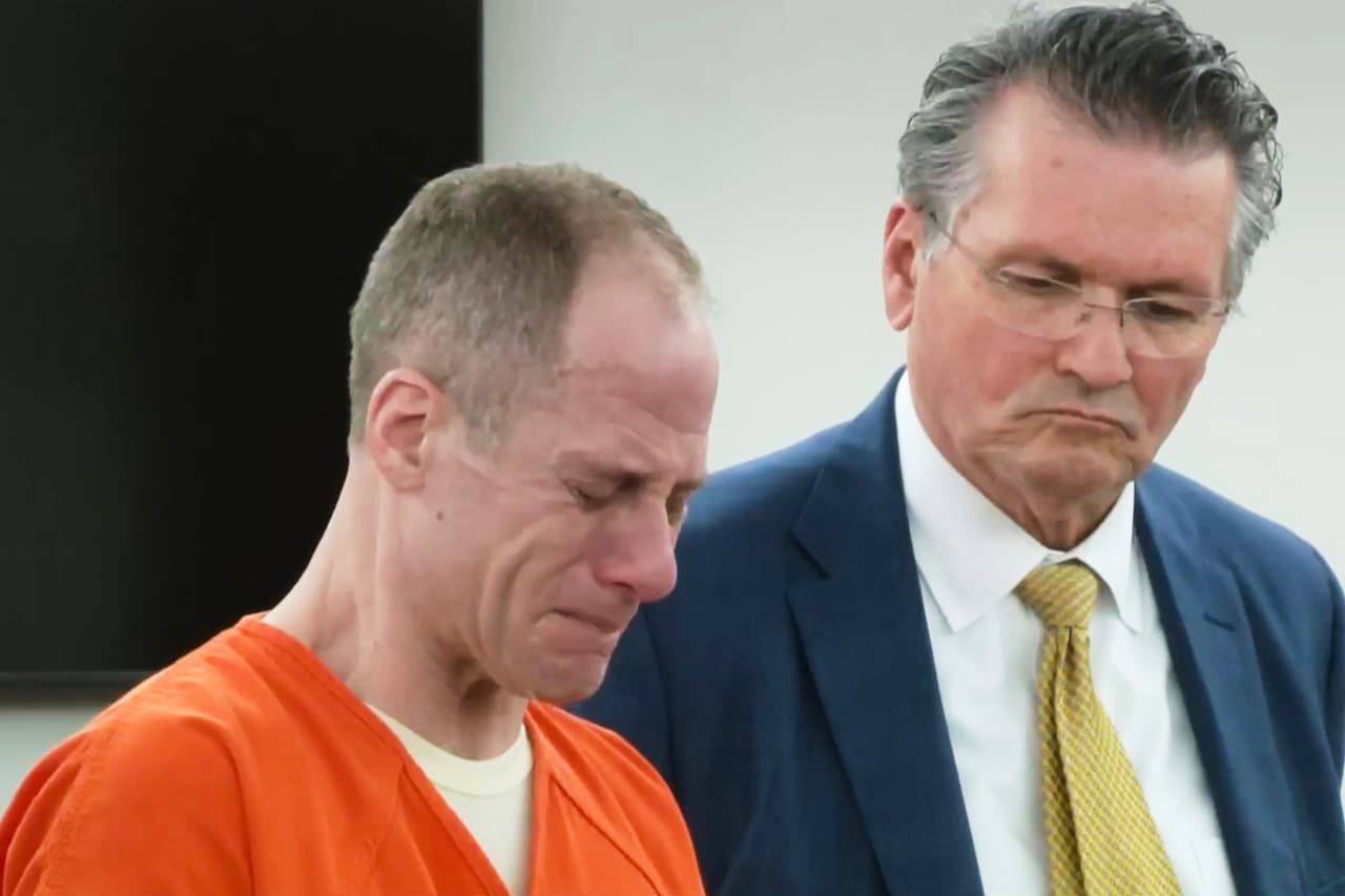 El exconcursante de ‘American Idol’ y expastor Caleb Flynn es condenado a cadena perpetua por el asesinato de su esposa