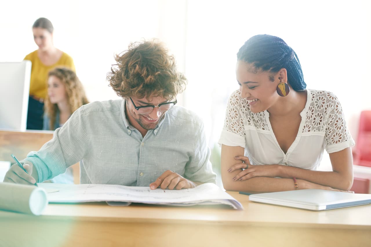 Debe cumplir con los requisitos de la Ciudad, por ejemplo, impuestos a la propiedad, propiedad personal, motivos de exclusión, etc..
<br>