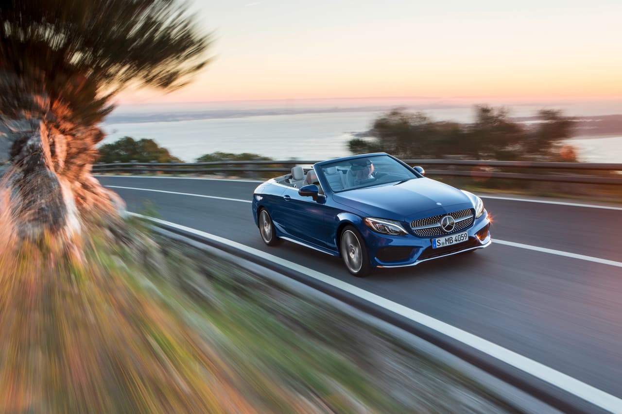 Mercedes-Benz C300 Cabriolet cuenta con 273 lbs. pie de torque