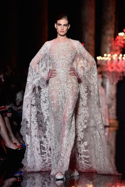 Otra opción son aquellos con medias capas, pues en el invierno las novias no pueden dejar de lucir 'glamourosas'.