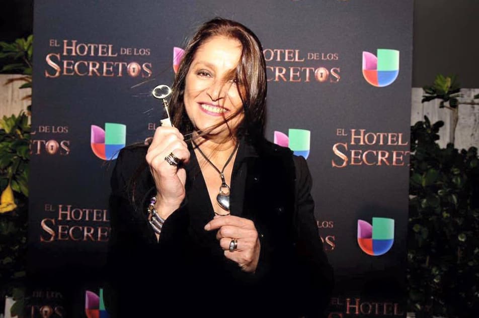 'Ángela' es el ama de llaves del hotel.