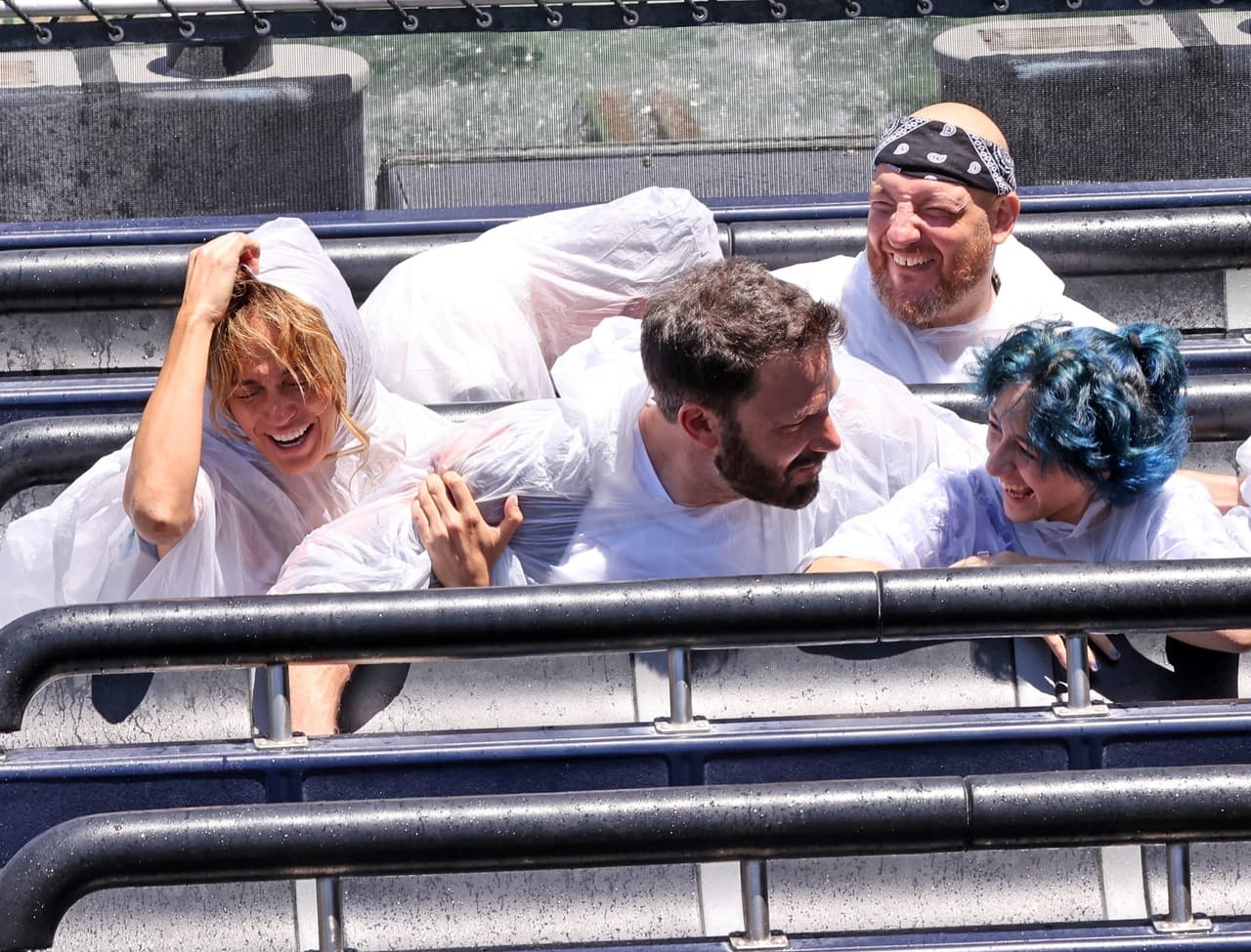 Mientras encuentran el lugar soñado, la pareja se dedica a convivir con los cinco niños y adolescentes que tienen un lugar importante en sus vidas.