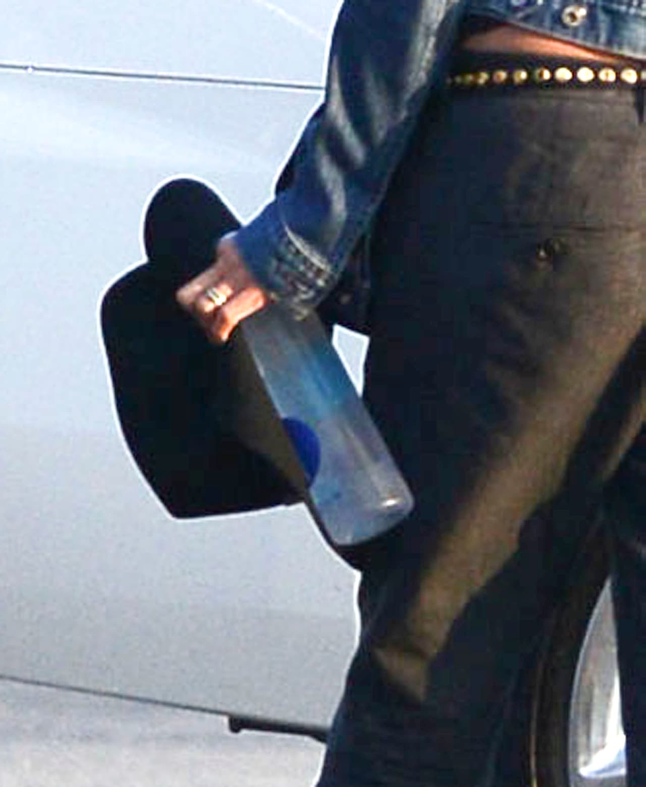 Los hermosos anillos fueron diseñados por Jennifer Meyer, conocida por crear joyas únicas para Beyoncé, Jessica Biel y Courteney Cox.