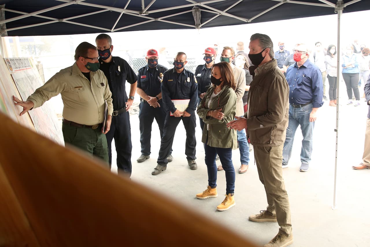 “Lamentablemente, estos incendios forestales y la devastación que causan son completamente predecibles”, dijo Harris.
<br>