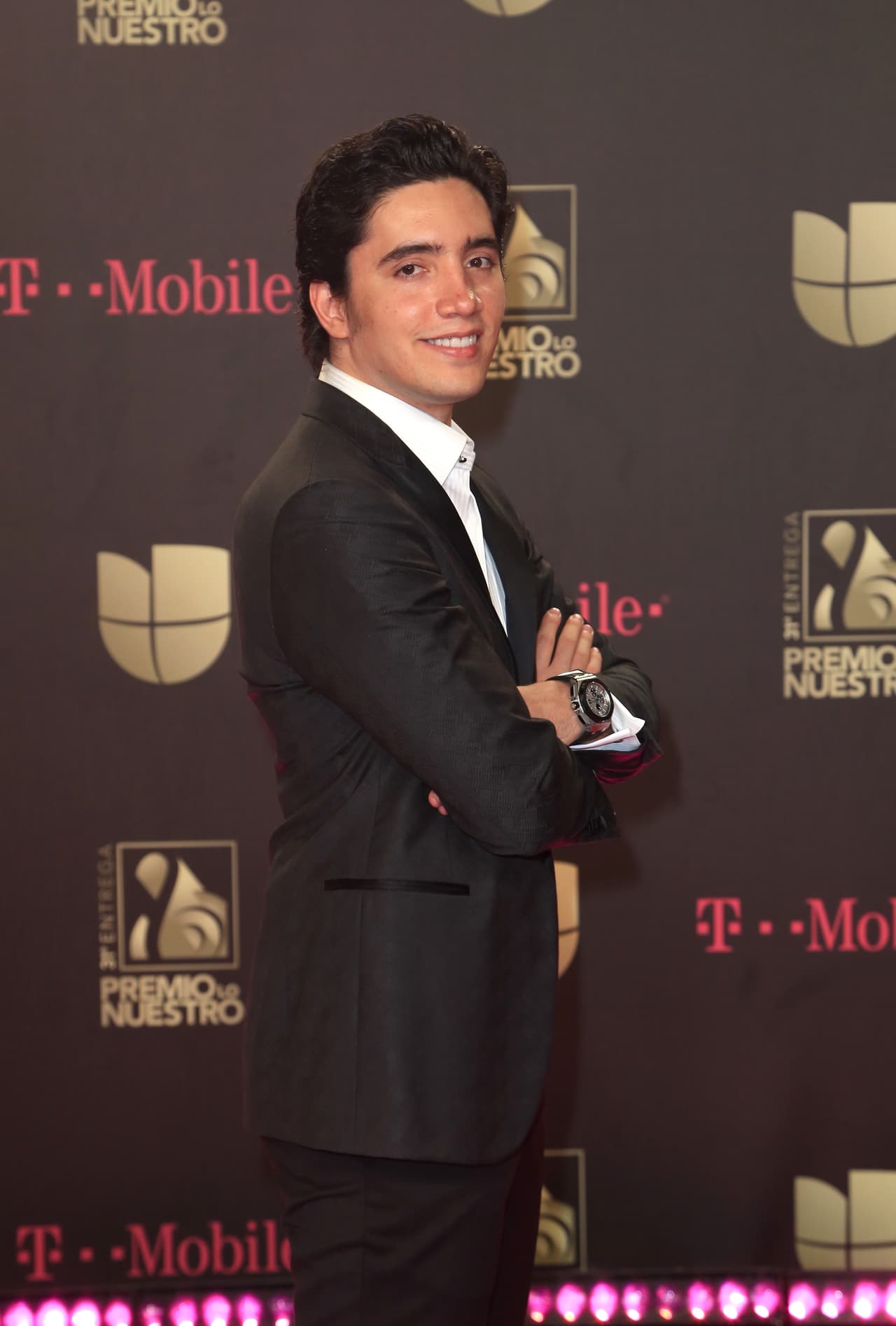 Por su parte, Álex Fernández, de 25 años de edad, se ubica como uno de los nuevos talentos en el género regional mexicano.