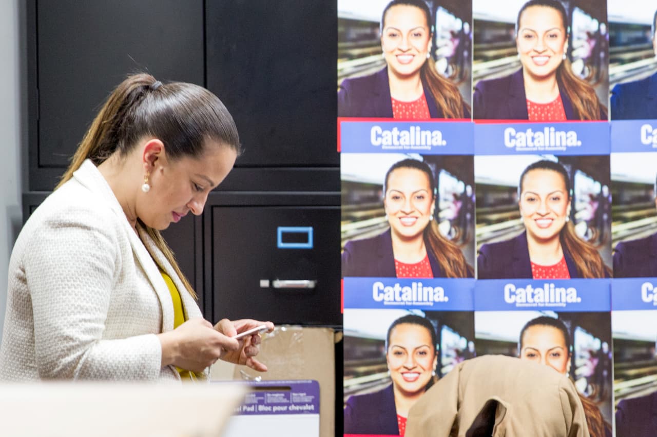 "En algunas partes del distrito salimos a tocar puertas y en otras fuimos a escuelas, a estaciones de tren, a los lugares de reunión de la comunidad".