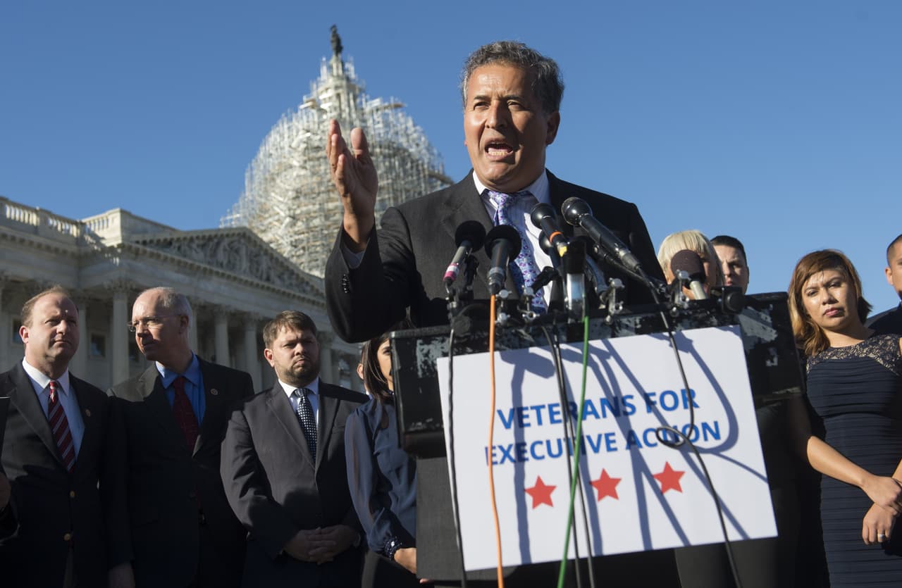 <b>Juan Vargas. Distrito 51, California.</b> Ocupa el cargo desde 2013. Nació en 1961 en National CIty, California, de padres mexicanos. Fue senador estatal, es demócrata y su distrito incluye partes de los condados San Diego e Imperial, fronterizo con Baja California, México.