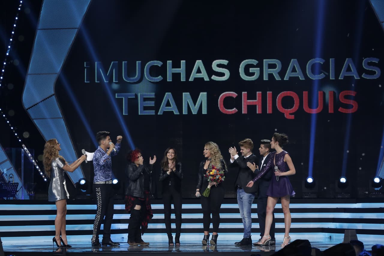 Los chicos de su equipo se acercaron a darle la despedida y a agradecerle todo lo que compartieron.