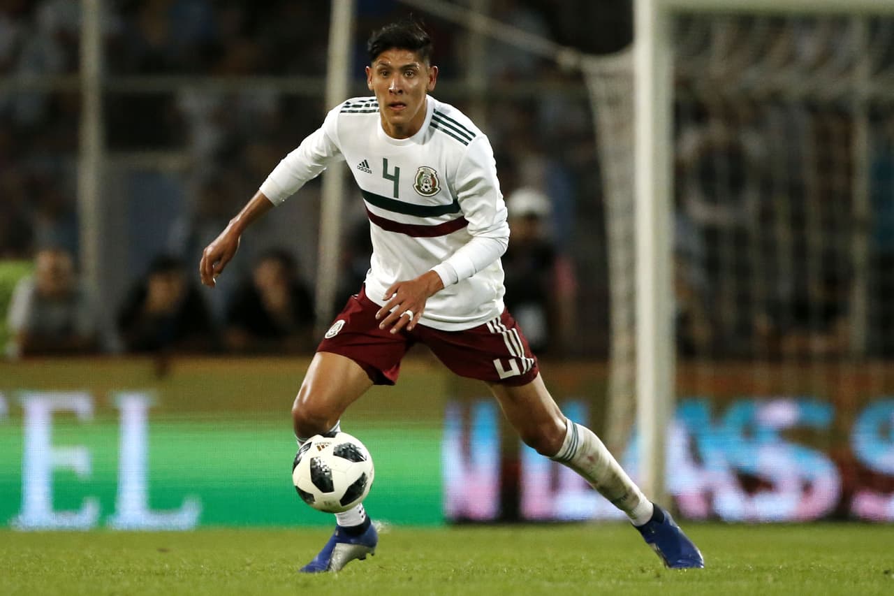 Para el segundo tiempo, México hizo seis cuatro cambios con la entrada de Hiram Mier, Luis Rodríguez y Jesús Gallardo. Uno de los que estuvo todo el partido fue Edson Álvarez.