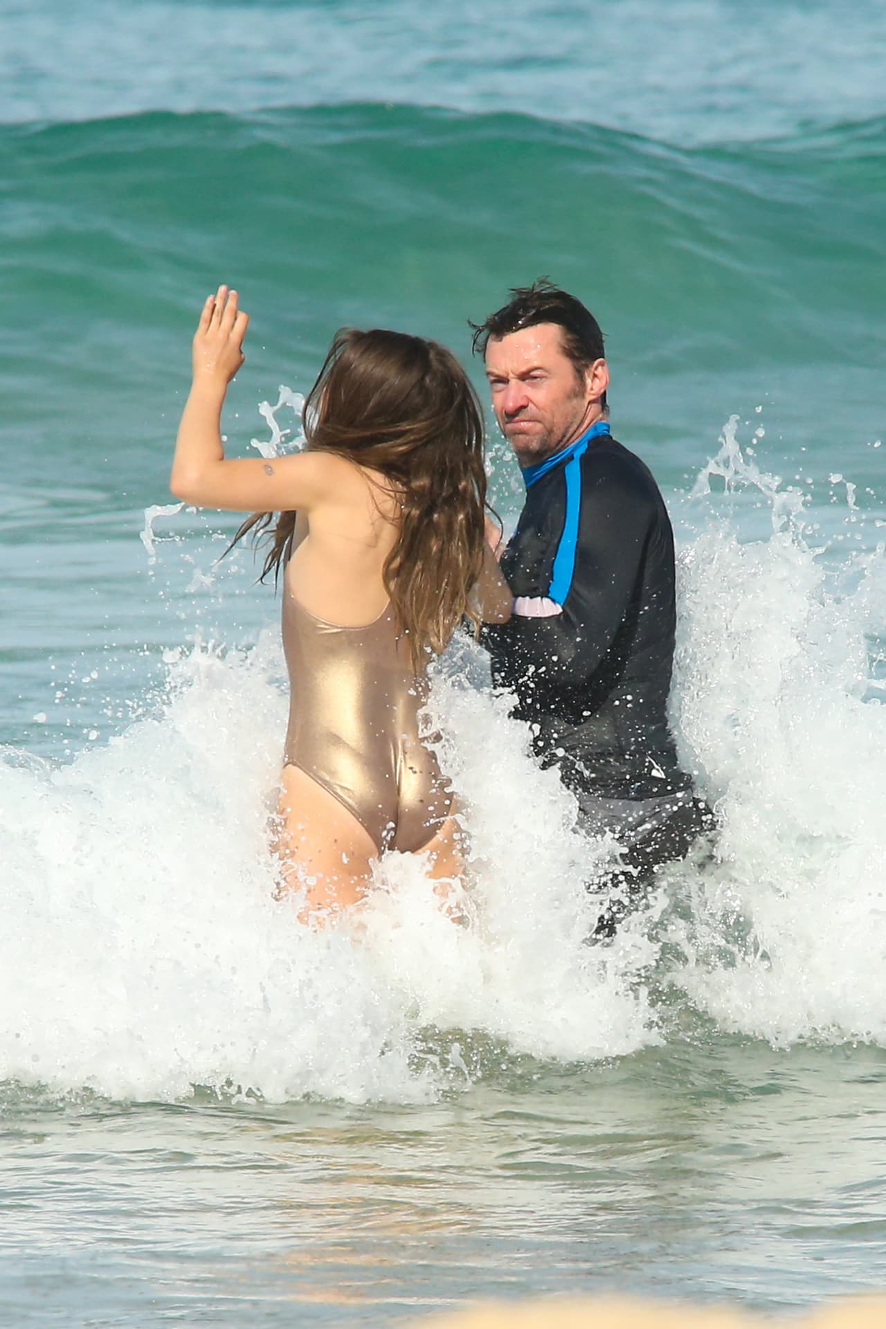 El actor demostró ser un buen papá y cuidó en todo momento a su hija Ava.