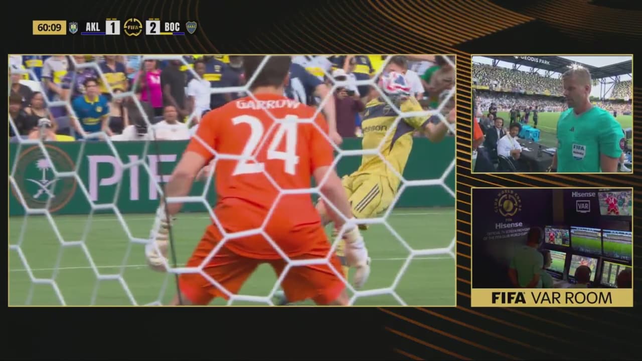 ¡Gol anulado a Boca! El árbitro y el VAR señalan una mano previa