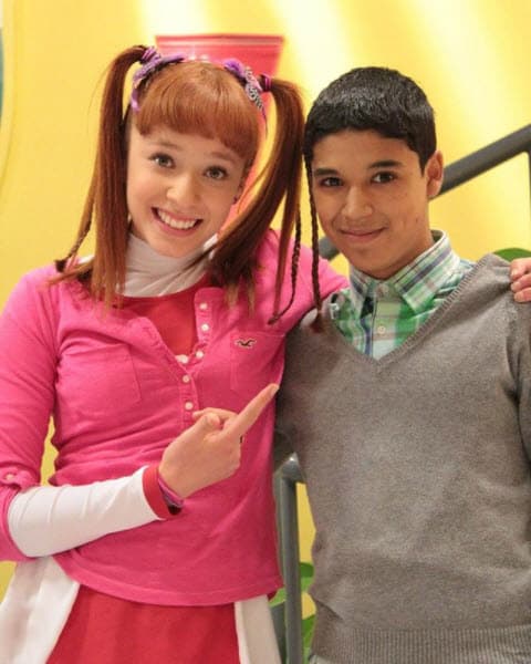 Su personaje era una jovencita ingenua y distraída, quien era la prima y mejor amiga de la villana de la historia.